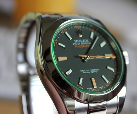The distinctive green dial is charming and mysterious.