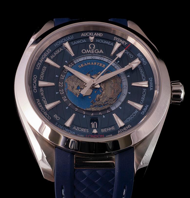 Cheap fake watches show fashionable blue color.